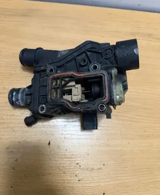 Peugeot Boxer Thermostat/thermostat housing 9804160380