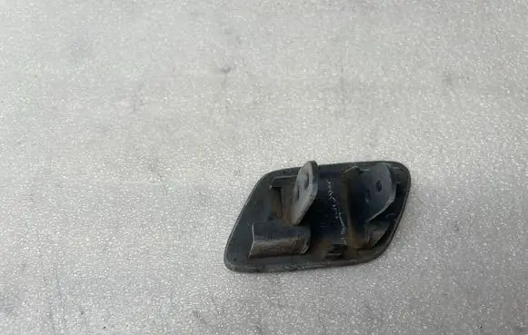 BMW X5 E70 Headlight washer spray nozzle cap/cover 7173864