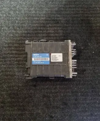 Volkswagen Polo III 6N 6N2 6NF Engine control unit/module 0261200253 030906026A