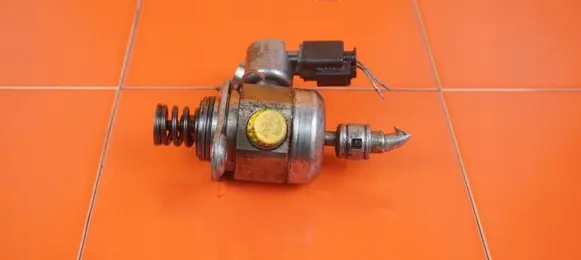 BMW 1 F20 F21 Fuel injection high pressure pump 0261520150 N13B16A