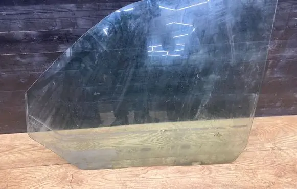 Volkswagen Transporter - Caravelle T5 Front door window glass four-door 43R001100 7000000 DOT249M24AS2