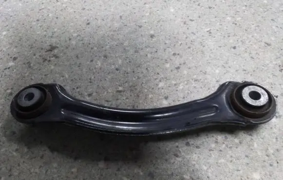 Dodge Challenger Rear control arm 5328AA