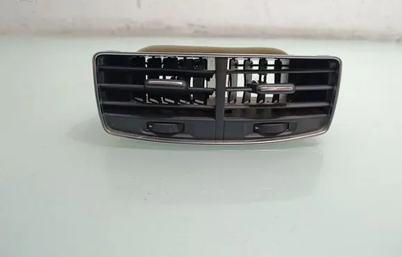Rear air vent grill