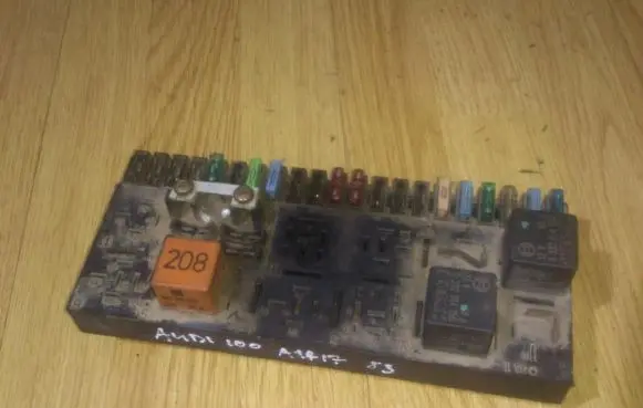 Audi 100 200 5000 C3 Fuse box set 443941822a