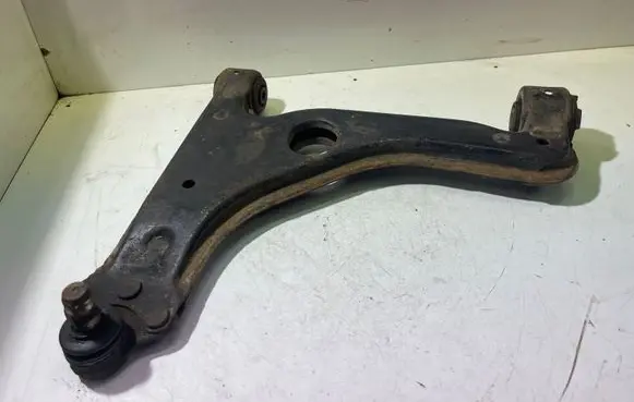 Opel Vectra B Front lower control arm/wishbone