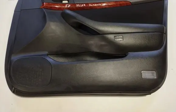 Toyota Avensis T250 Front door card panel trim 215T525RHF
