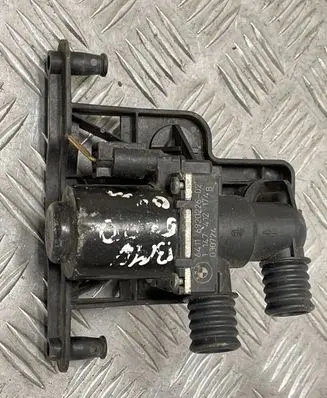 BMW 5 E60 E61 Coolant heater control valve 6411692022602