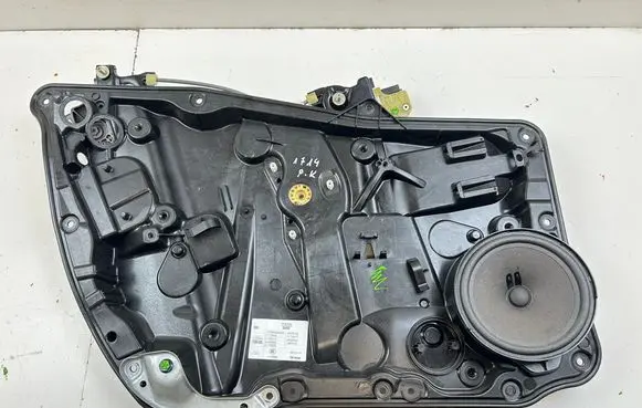 Mercedes-Benz CLA C117 X117 W117 Front window lifting mechanism without motor A1175400705
