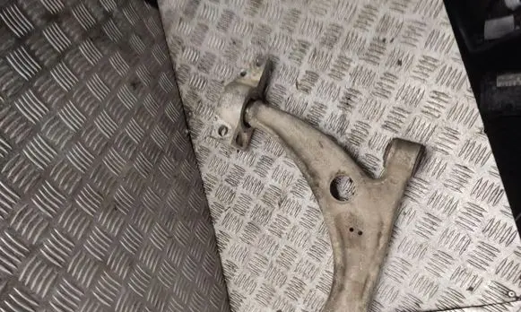 Volkswagen PASSAT B6 Front lower control arm/wishbone