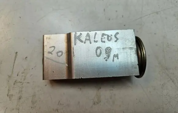 Renault Koleos I Air conditioning (A/C) expansion valve 