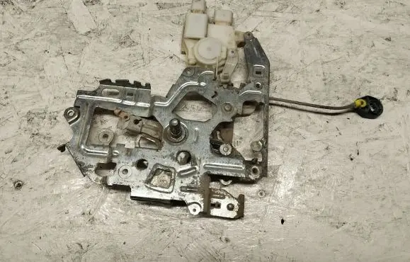 Opel Movano B Rear door lock 8200766888