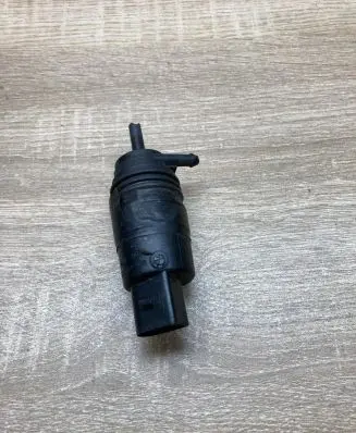 BMW 5 E39 Windscreen/windshield washer pump 8377612