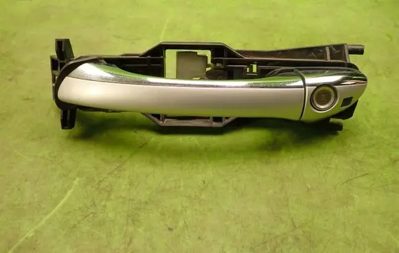 Mercedes-Benz E W211 Front door exterior handle