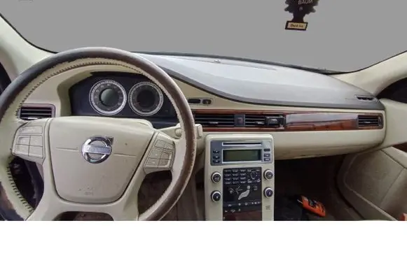 Volvo XC70 Dashboard