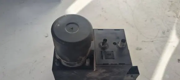 Audi A3 S3 8L Central locking vacuum pump 8L0962257L