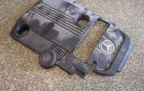 Mercedes-Benz SLK R172 Engine cover (trim)