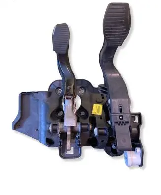 Opel Corsa D Pedal assembly 13308338 2581990210 3801990123