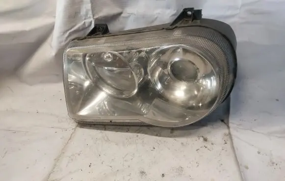 Chrysler 300 - 300C Headlight/headlamp 04805863AK