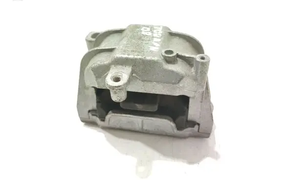 Volkswagen Touran I Engine mount bracket 1K0199262
