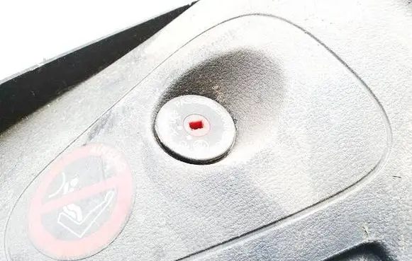 Passenger airbag on/off switch