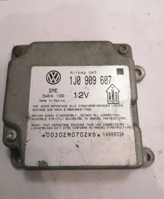 Volkswagen PASSAT B5 Airbag control unit/module 1J0909607