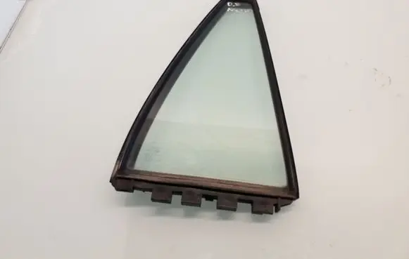 Toyota Corolla E120 E130 Rear vent window glass 43R00122
