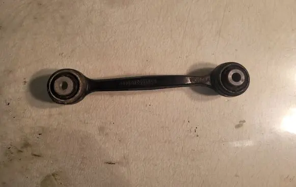 Rear control arm