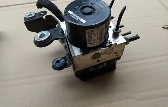 Volvo S80 ABS Pump 30681619