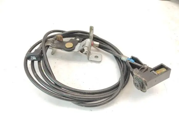 Suzuki Liana Fuel tank opening switch 
