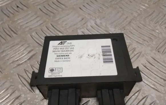 Volkswagen Sharan Immobilizer control unit/module 7M0953257AA 98VW19A366DC 5WK48470
