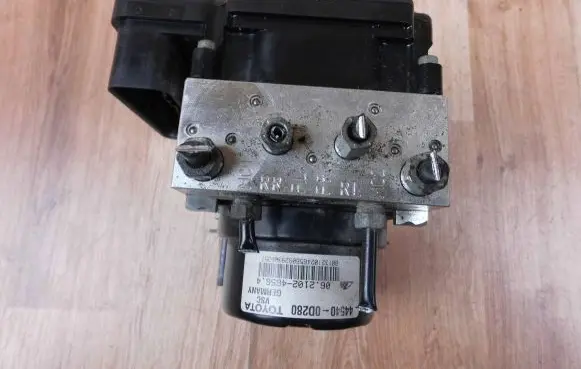 Toyota Yaris ABS Pump 445400D280 895410D480