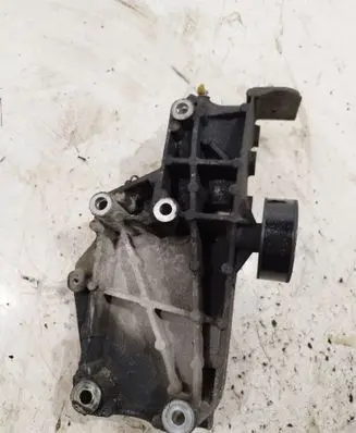 Alfa Romeo 159 Generator/alternator bracket 55197248