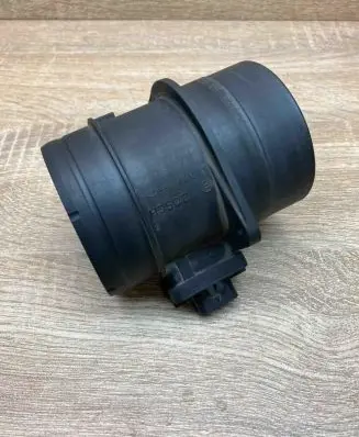 Skoda Octavia Mk2 (1Z) Mass air flow meter 03L906461A 0281002956
