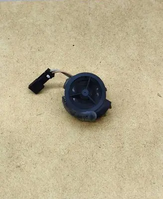 Front door high frequency speaker