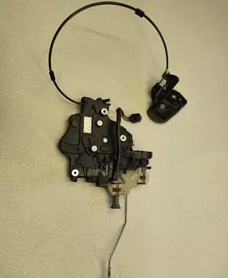 Volkswagen Caddy Sliding door lock 2K0843654AQ 13018 01072042009