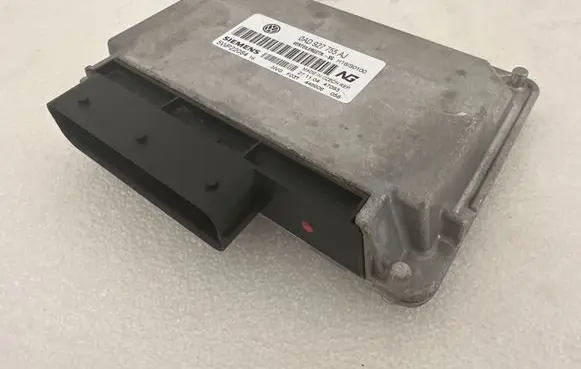 Volkswagen Touareg I Transfer box differential control unit 0AD927755AJ H16S0100 5WP22084