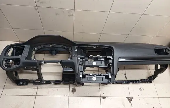 Volkswagen Golf VII Dashboard 5G1858295
