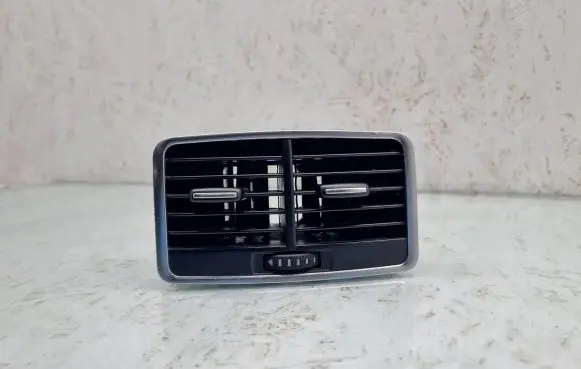Audi A6 S6 C6 4F Rear air vent grill 4F0819203C