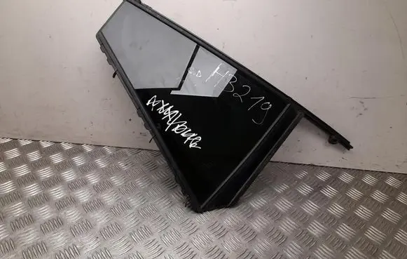 BMW X5 G05 Rear door window/glass frame 7444076