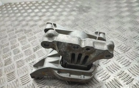 Peugeot 308 Engine mount bracket 4A103720 A4111210