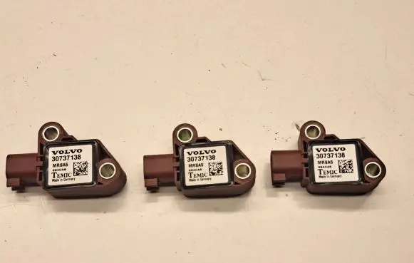 Volvo V50 Airbag deployment crash/impact sensor 8840A6 30737138 MRSA5