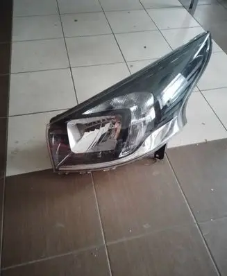 Renault Trafic III (X82) Headlight/headlamp