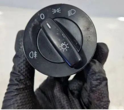 Volkswagen PASSAT B6 Light switch 1T0941431T