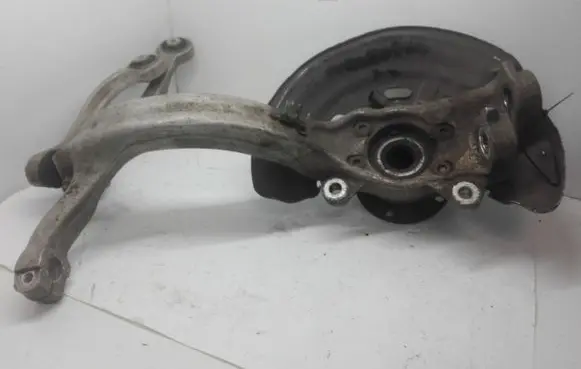 Front wheel hub spindle knuckle