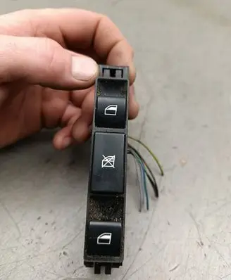 BMW 3 E46 Electric window control switch 61318381518