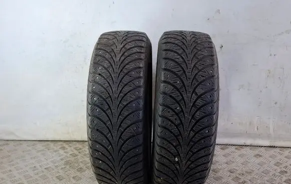 Volkswagen Polo V 6R R15 winter/snow tires with studs GOODYEAR ULTRAGRYPEXTREME 18560R15