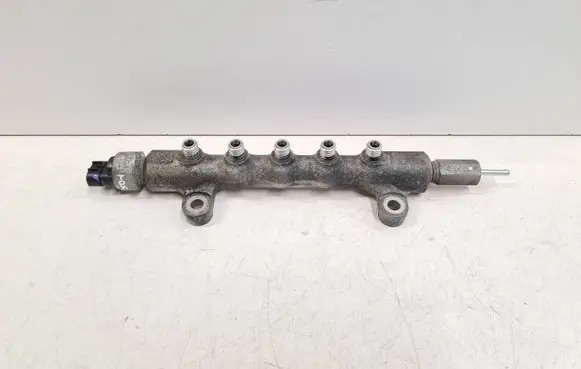 Toyota Avensis T250 Fuel main line pipe