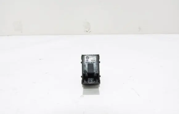 Volkswagen Jetta VI Electric window control switch