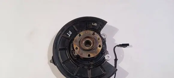Rear wheel hub