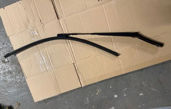 Seat Ibiza V (KJ) Front wiper blade arm 6F1955409